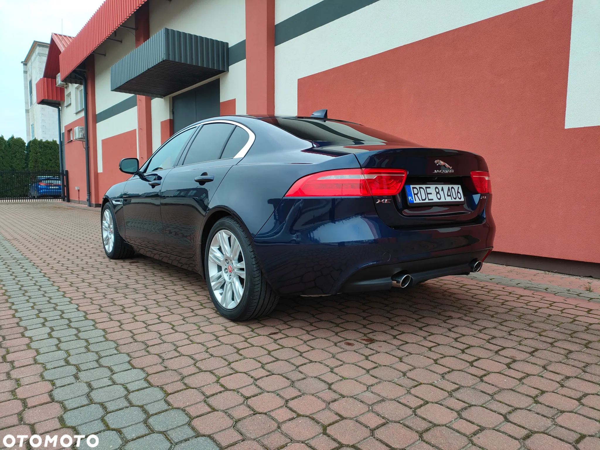 Jaguar XE - 4