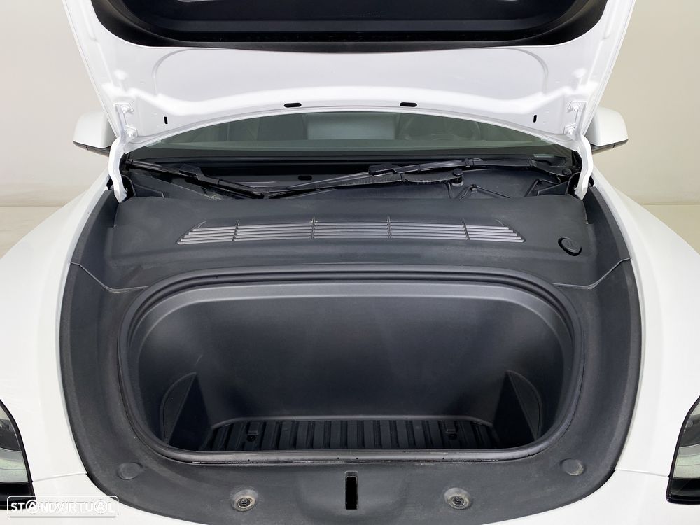 Tesla Model Y Standard RWD - 22