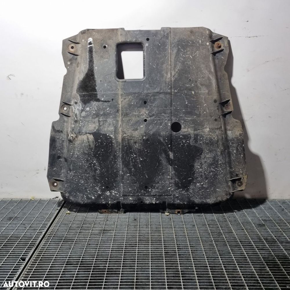 Scut motor Dacia Sandero 2 0.9 B 2012 - 2016 (1472) 758900184r - 3