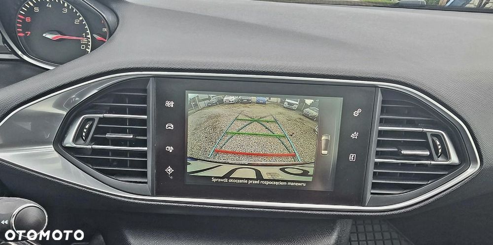 Peugeot 308 - 24