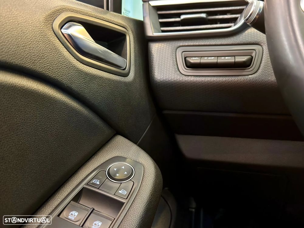 Renault Clio 1.6 E-Tech Edition One - 26