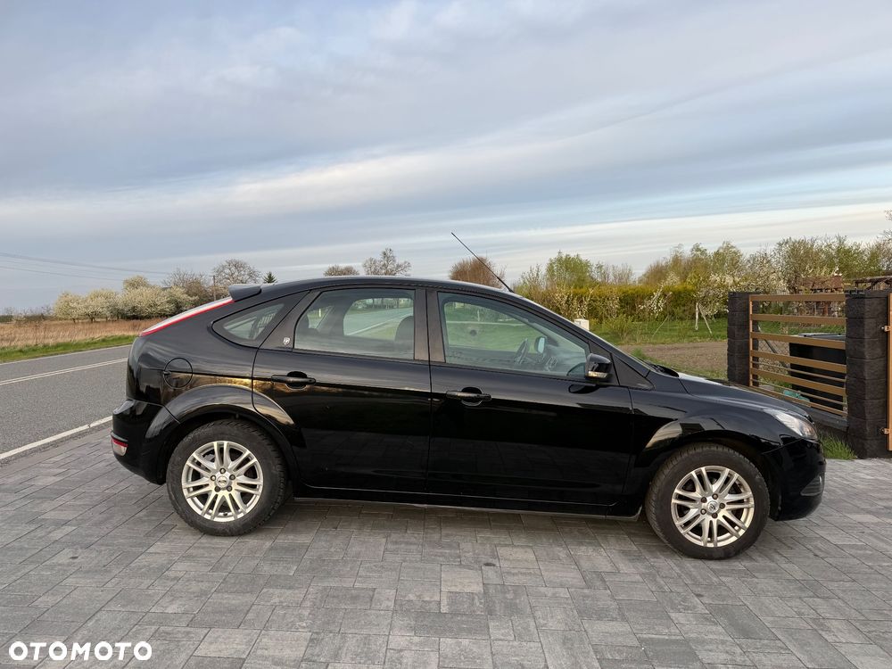 Ford Focus 1.6 16V Ghia - 8