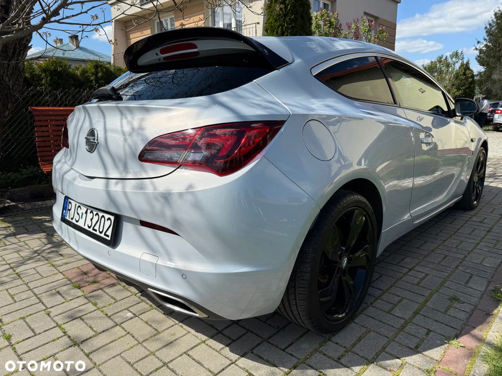 Opel Astra IV GTC OPC - 9