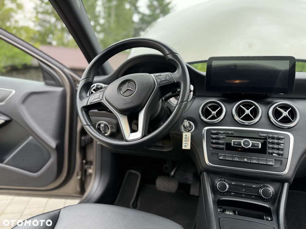Mercedes-Benz Klasa A 180 (BlueEFFICIENCY) 7G-DCT Urban - 6