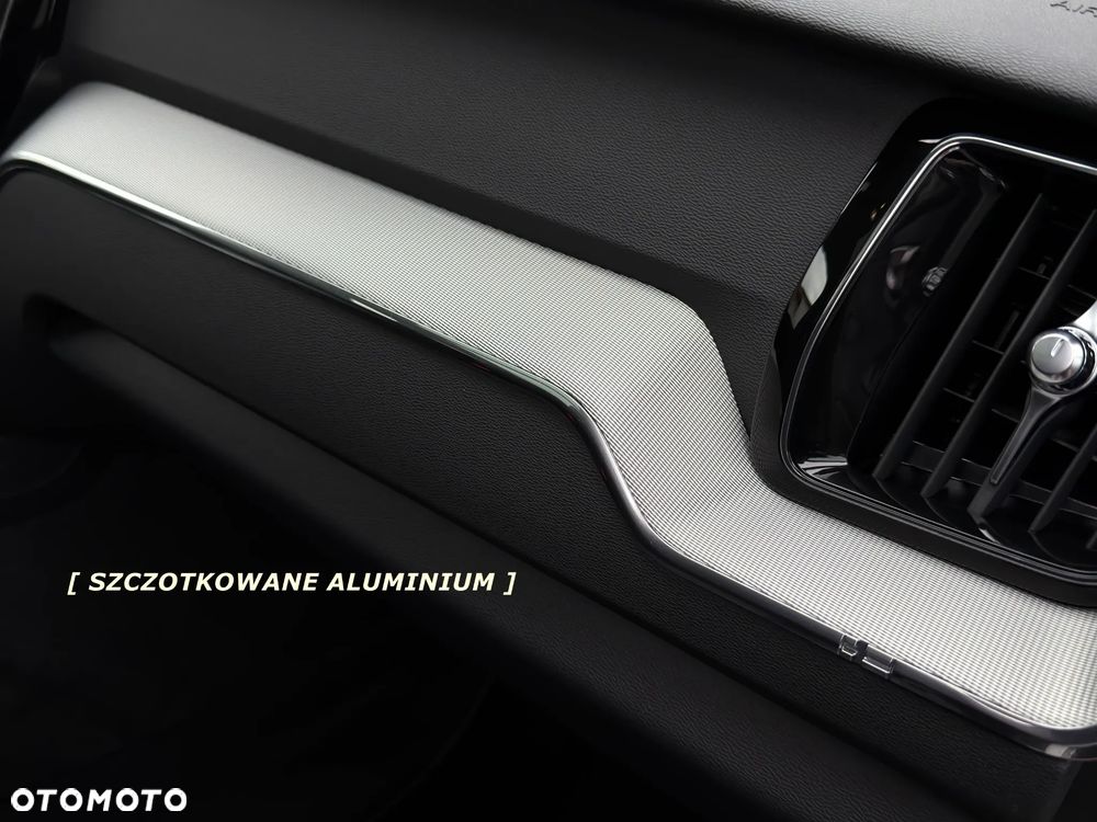 Volvo XC 60 B5 B AWD Geartronic RDesign - 29