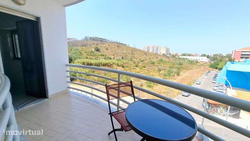 Apartamento T2 à venda em Mem Martins - Grande imagem: 2/11