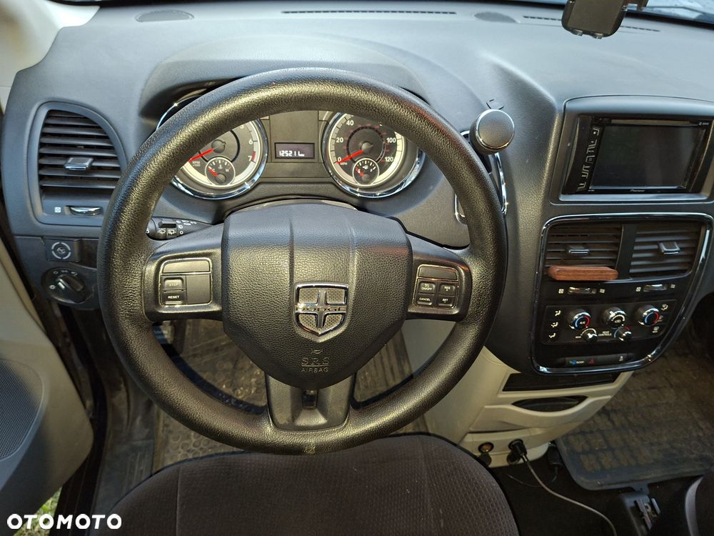 Dodge Caravan - 8