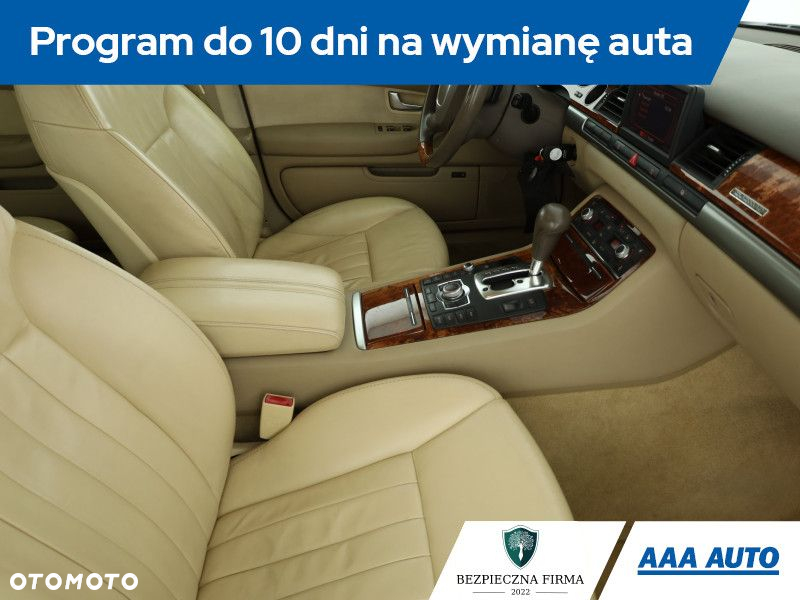 Audi A8 - 8