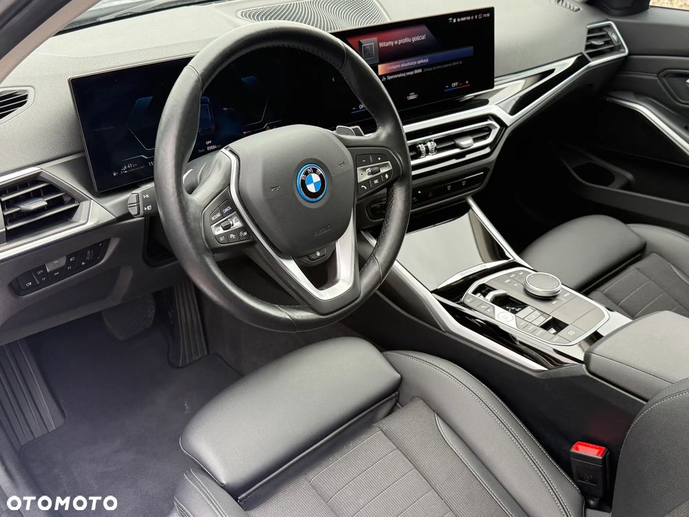BMW Seria 3 320e M Sport - 27