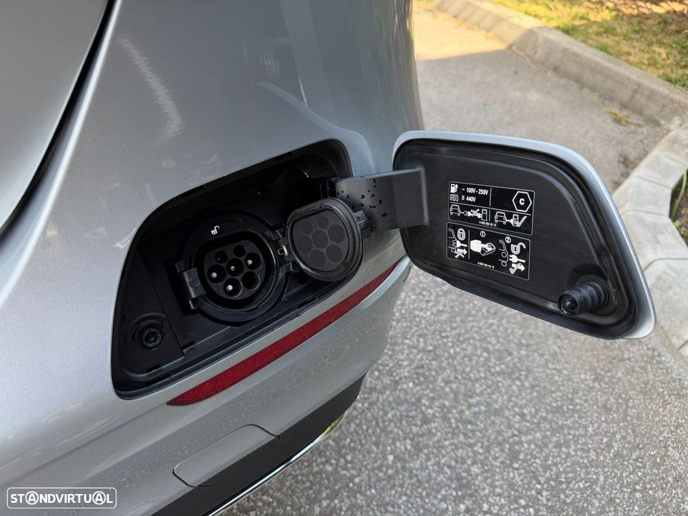 Mercedes-Benz E 300 e AMG Line - 2