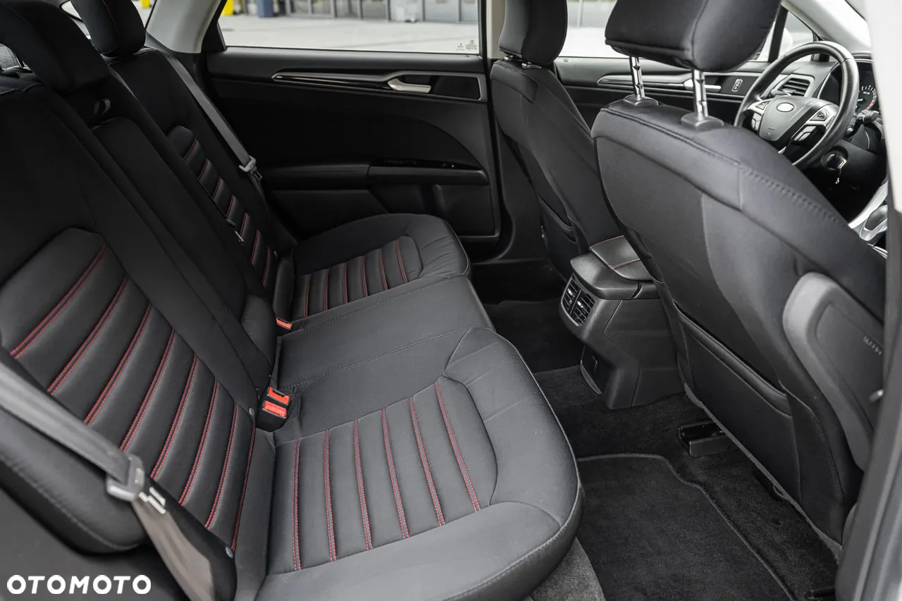 Ford Fusion - 28