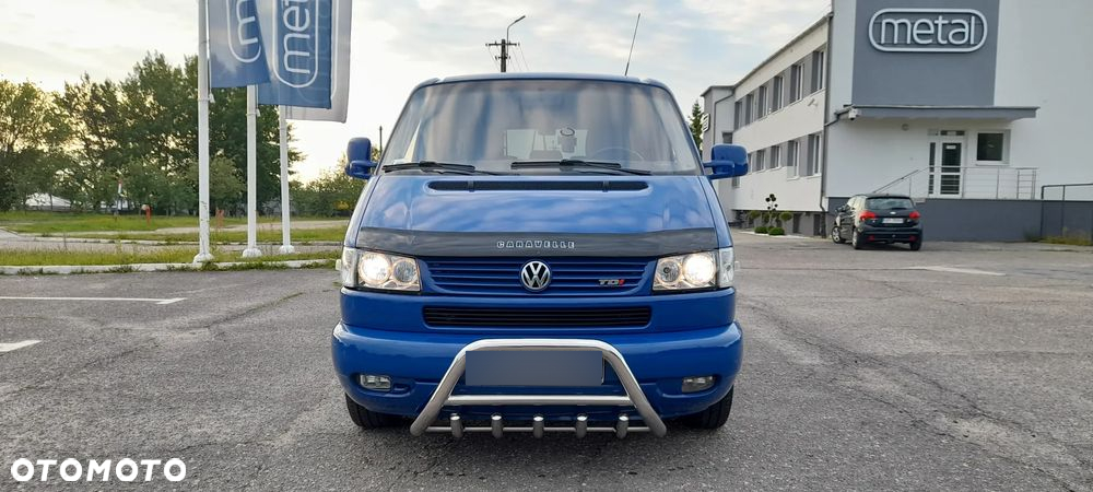 Volkswagen Caravelle - 11