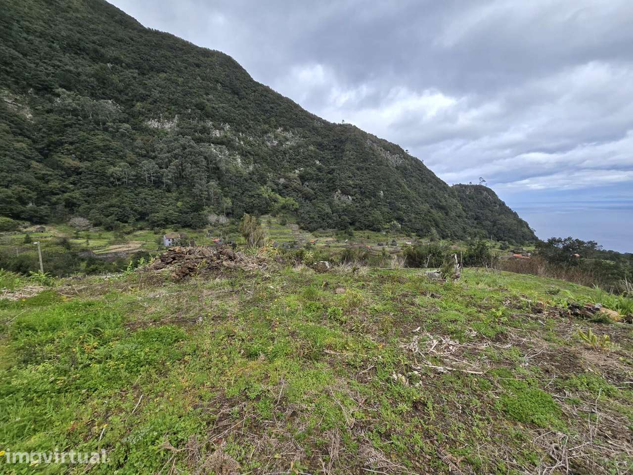 TERRENO COM 690,52M2 COM PROJECTO APROVADO PARA PALHEIRO,NO CHAO DA RI - Grande imagem: 2/17