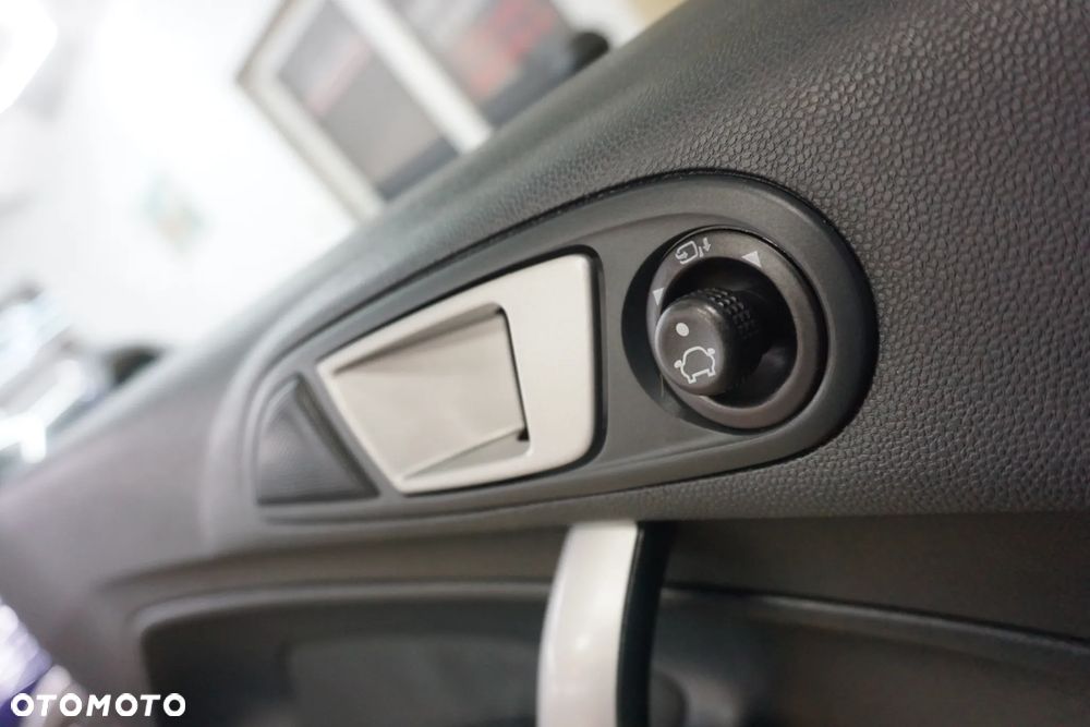 Ford Fiesta 1.4 Silver X (Trend) EU5 - 36