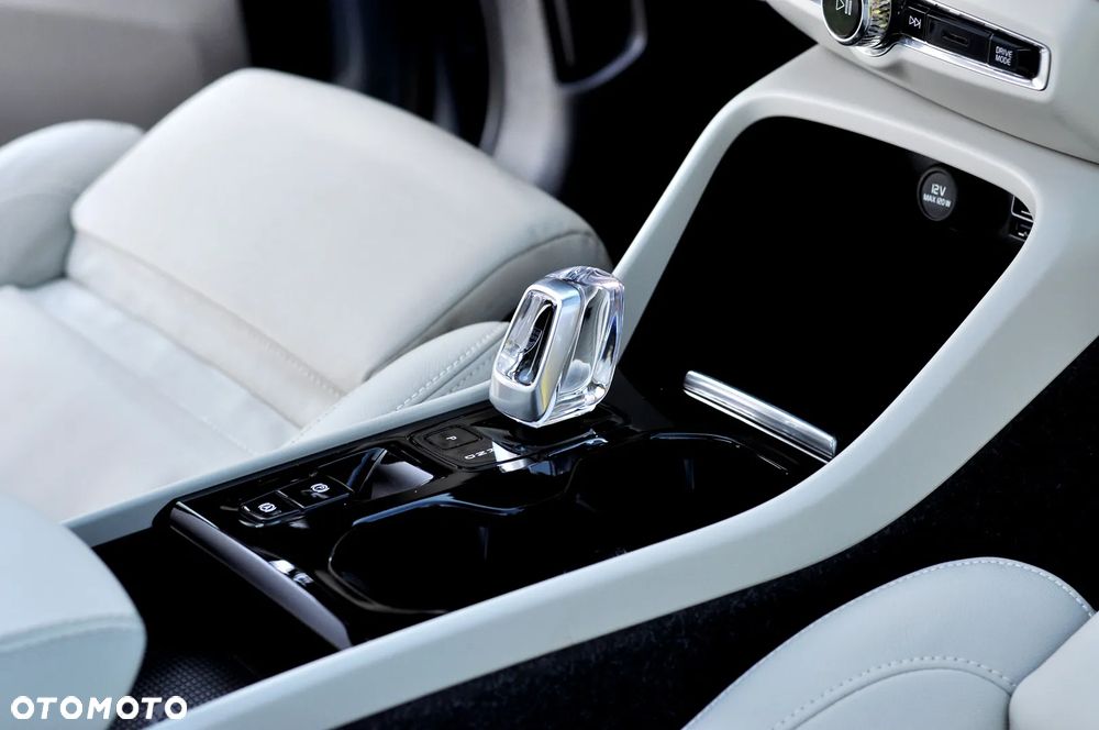 Volvo XC 40 T4 Plug-In Hybrid Inscription - 24