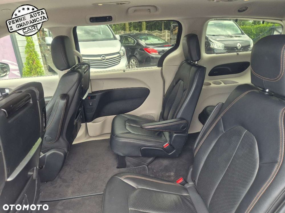 Chrysler Pacifica - 13