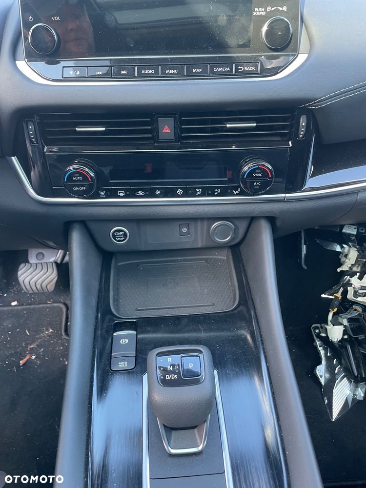 Nissan Qashqai 1.3 DIG-T N-Connecta DCT - 12