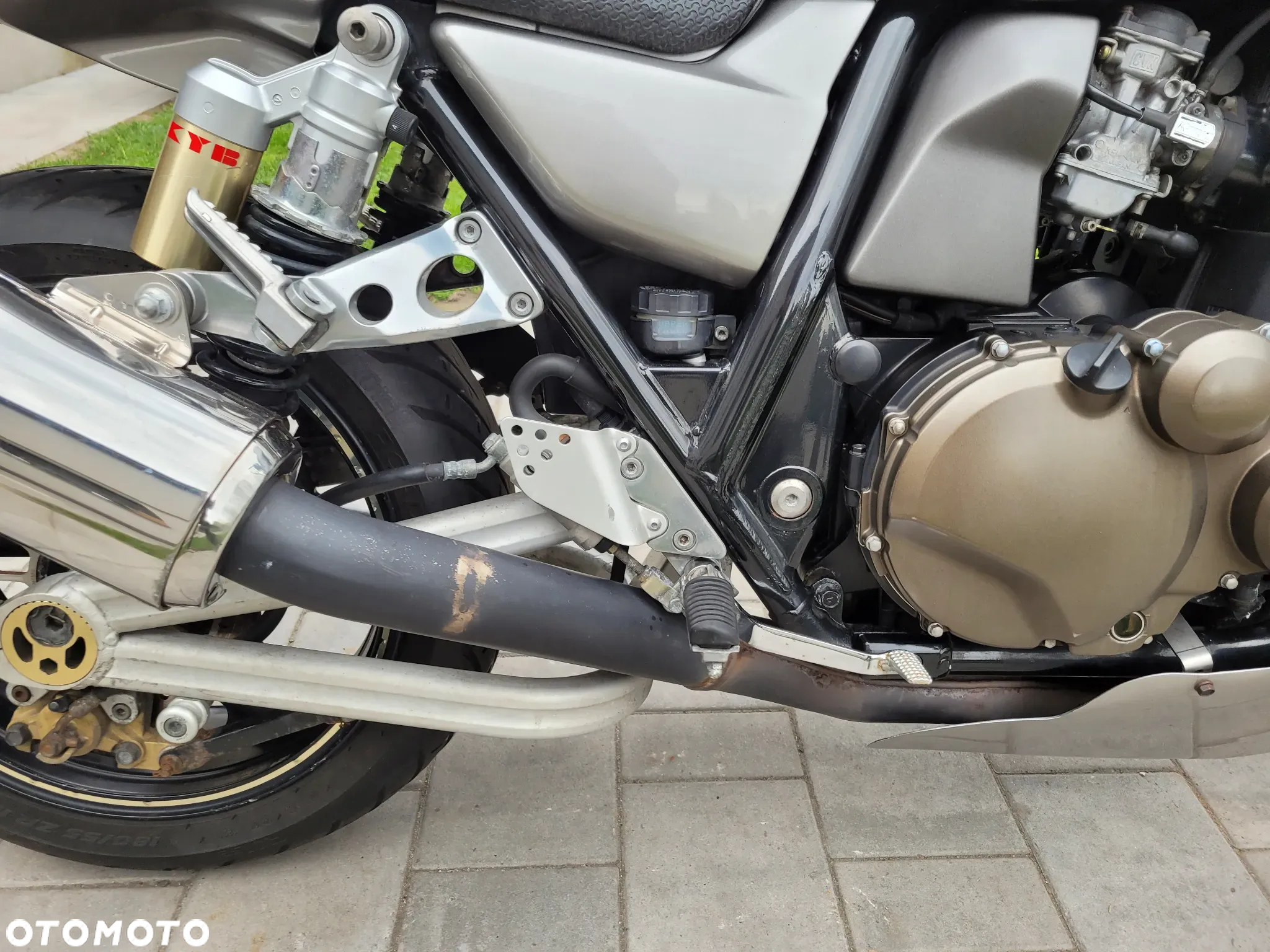 Kawasaki ZRX - 26