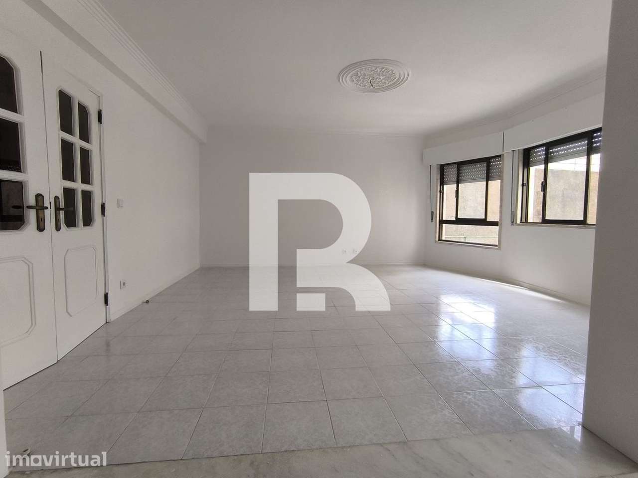 Apartamento T2 recuperado no Cacém - Grande imagem: 4/24