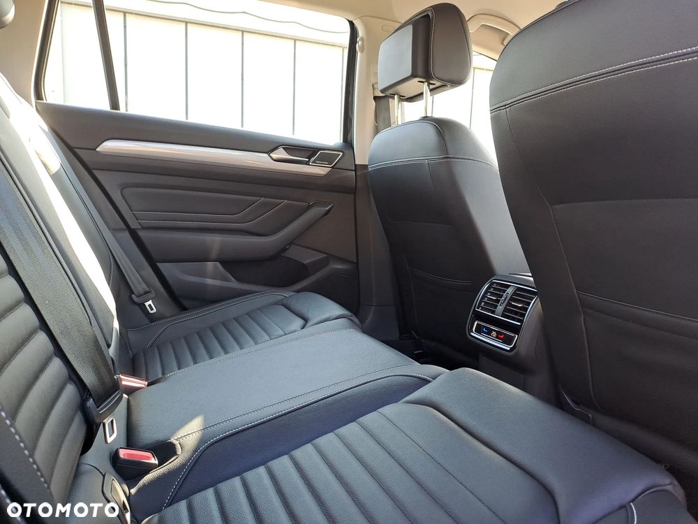 Volkswagen Passat 2.0 TSI Business DSG - 11