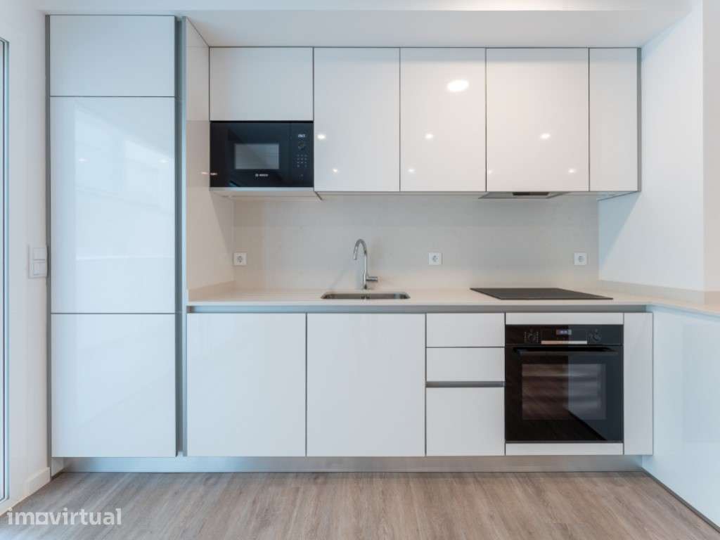 Apartamento T2 com garagem a 50 metros da praia- NOVO - Grande imagem: 5/47