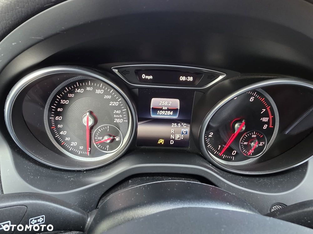 Mercedes-Benz CLA 180 7G-DCT UrbanStyle Edition - 15