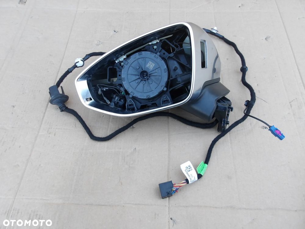LUSTERKO LEWE AUDI A6 RS6 C8 SATYNA 4K1857409Q 14PIN - 2