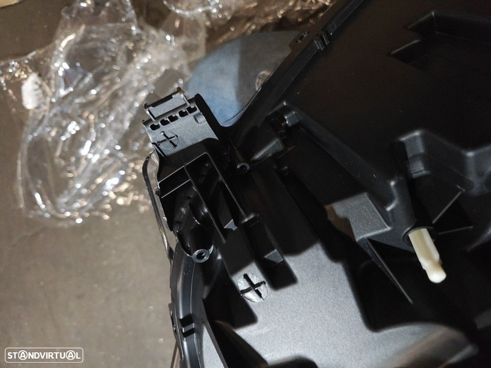 Farol Frente Direito / Otica Direita Peugeot 208 I (Ca_, Cc_)  9802848 - 6