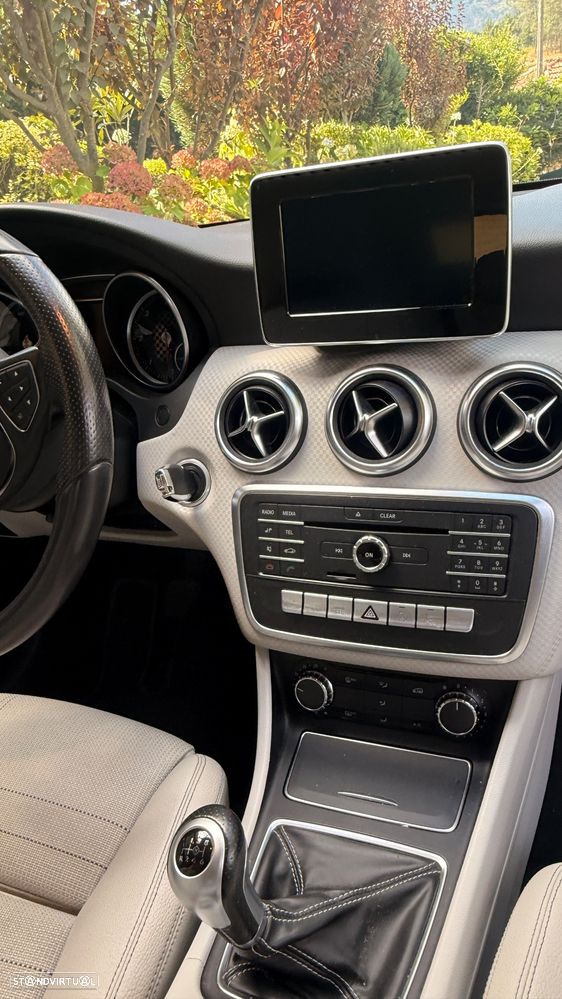 Mercedes-Benz A 180 d Urban - 15