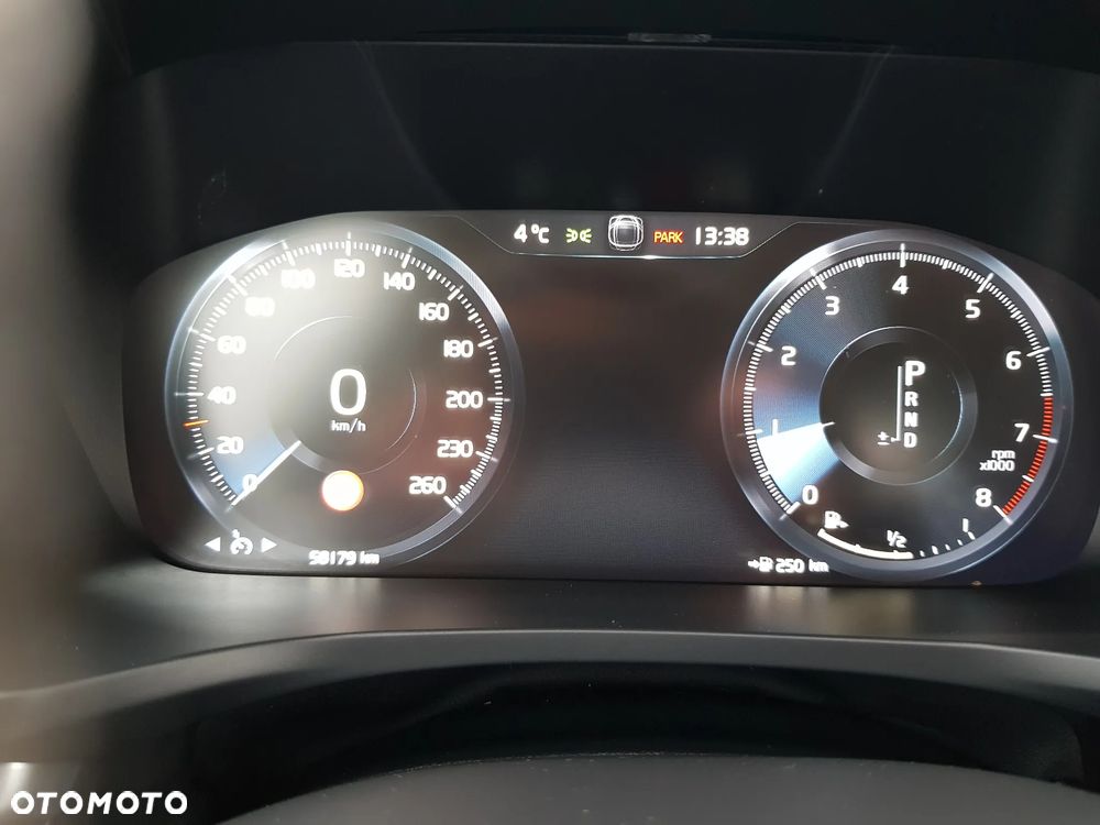 Volvo S60 T5 AWD Momentum Pro - 24