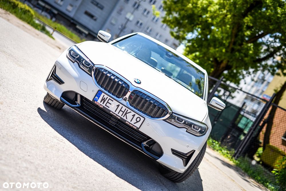 BMW Seria 3 330i Sport Line sport - 3