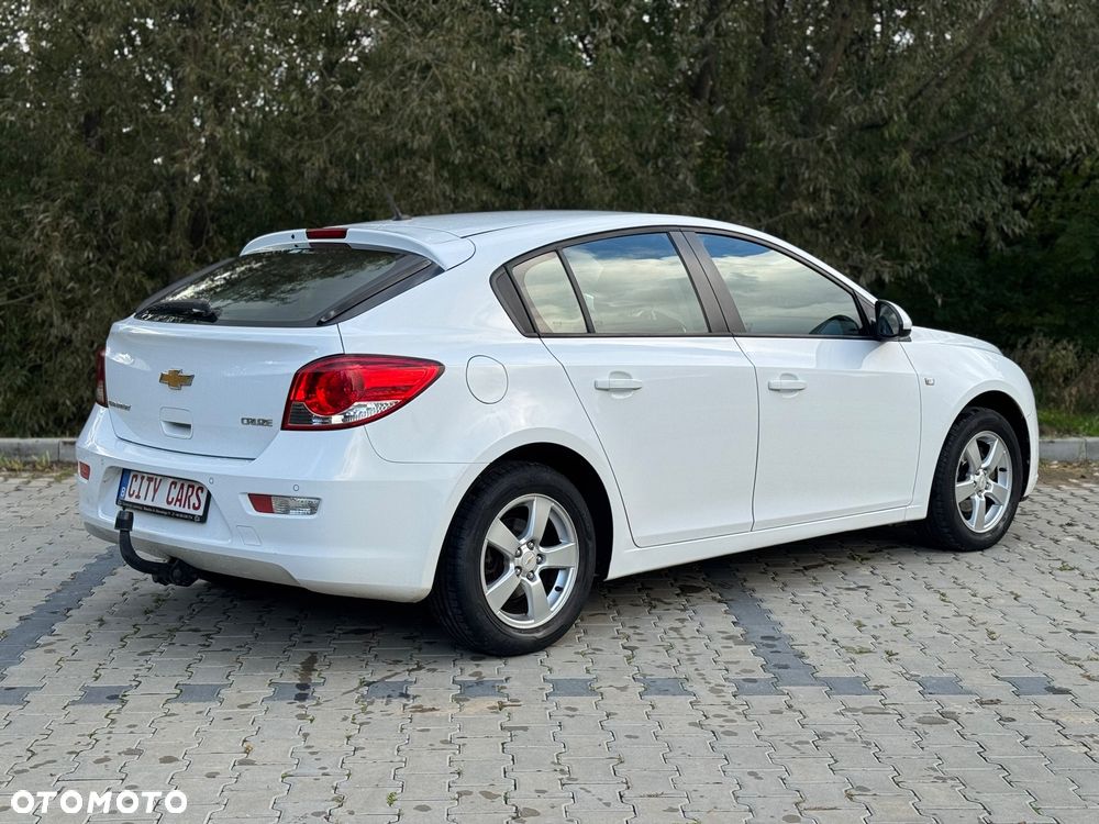 Chevrolet Cruze 1.6 LS - 3
