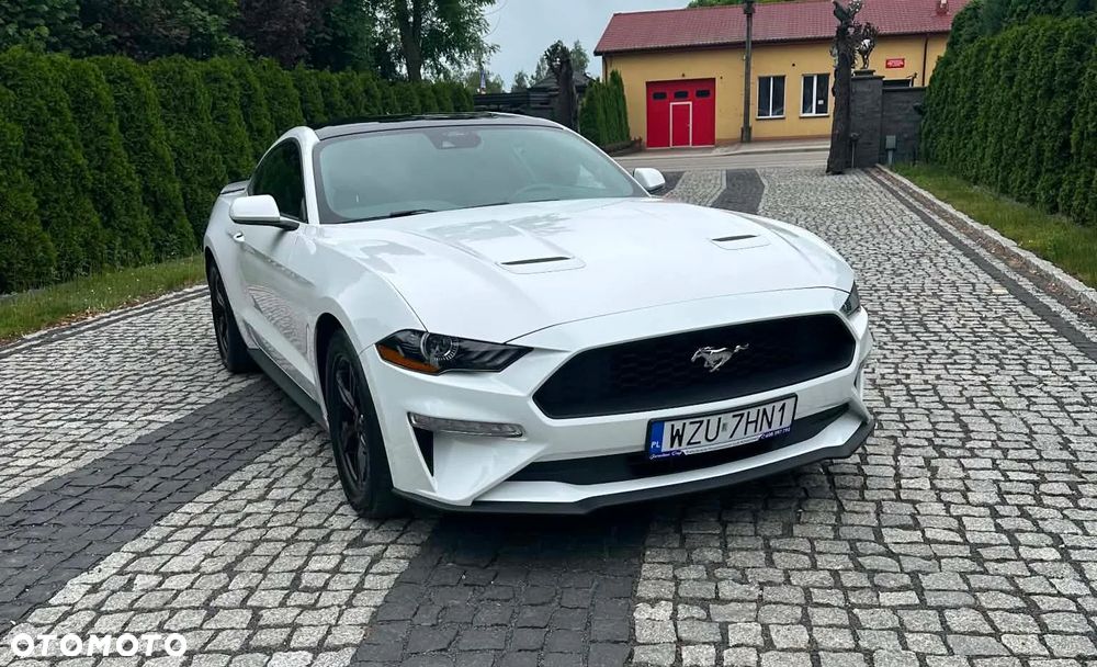 Ford Mustang - 2