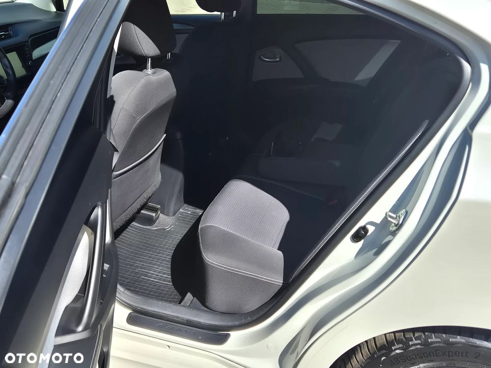 Toyota Avensis 1.8 Prestige - 10