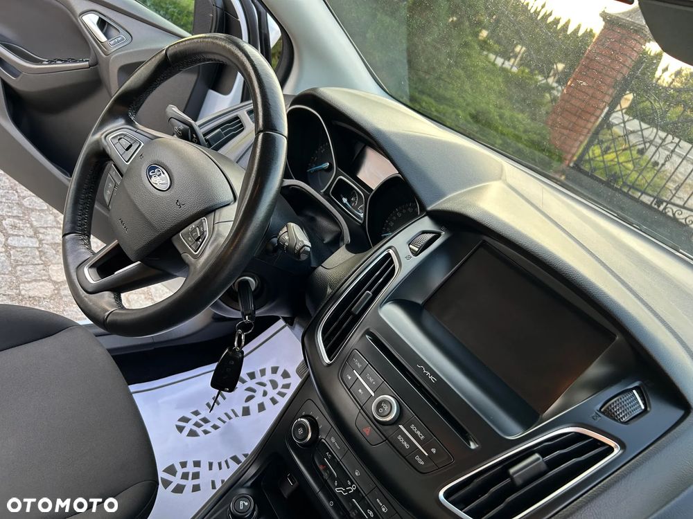 Ford Focus - 36