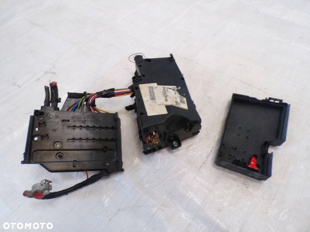 FORD KUGA MK2 LIFT SKRZYNKA BEZPIECZNIKÓW GV4T-14K733-BMG - 2