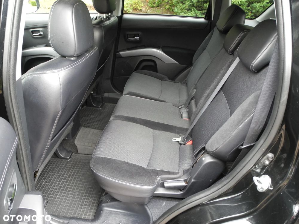 Mitsubishi Outlander - 15
