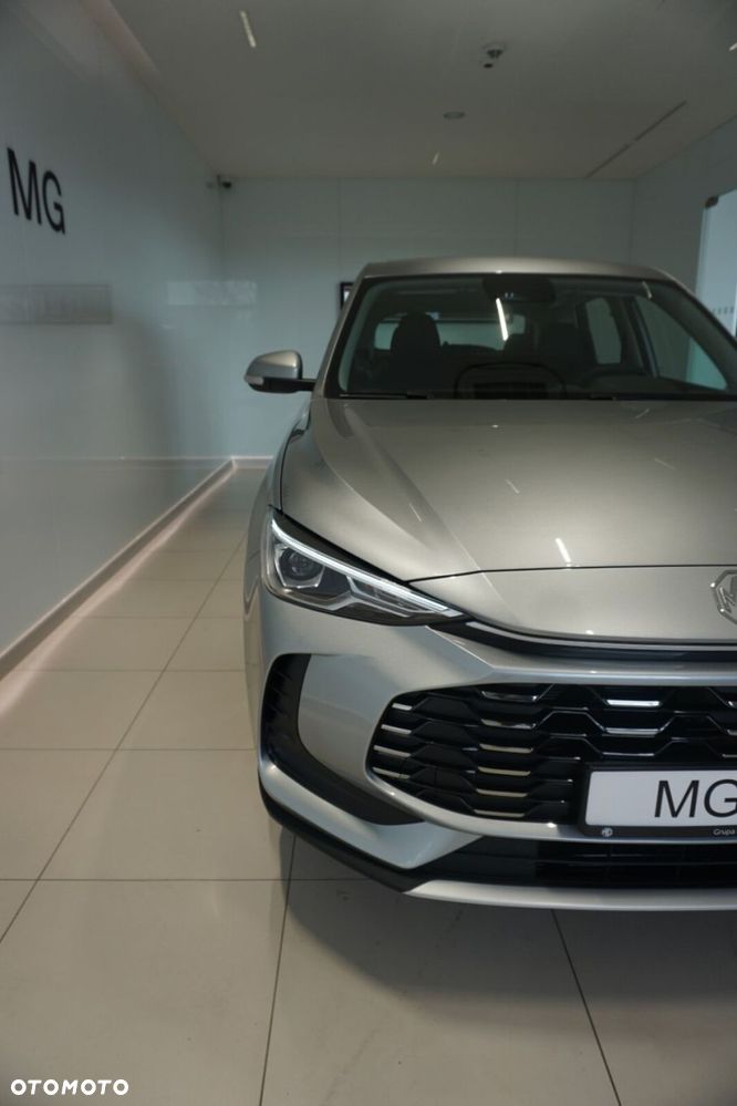 MG ZS - 12