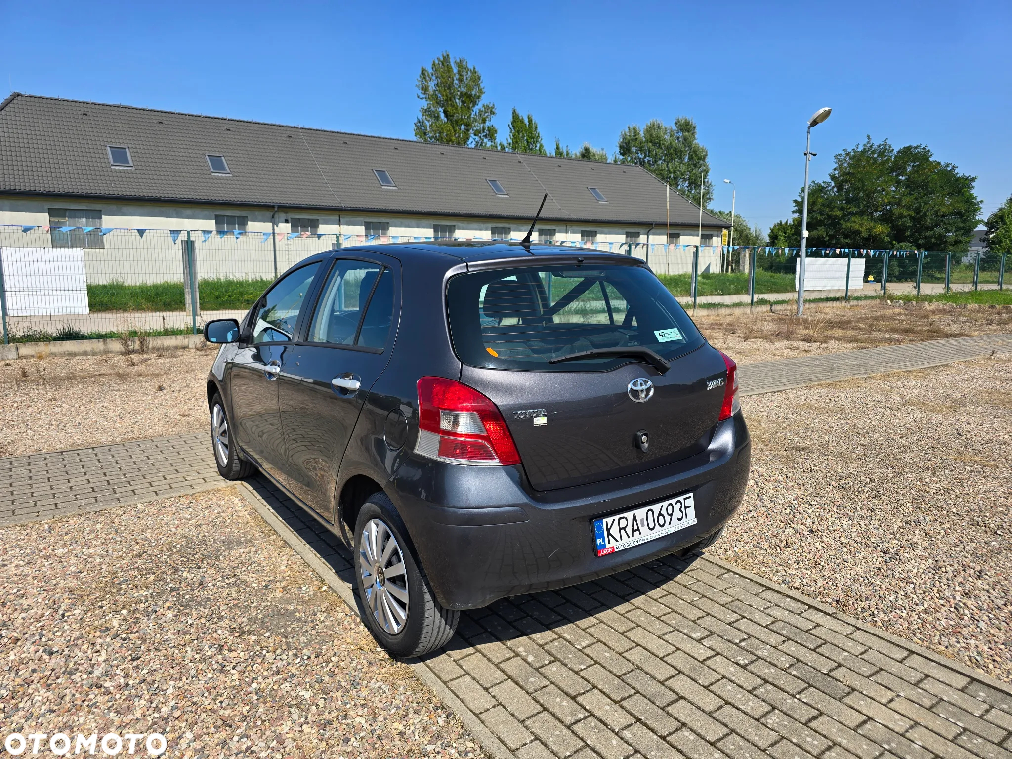 Toyota Yaris 1.33 Premium - 8