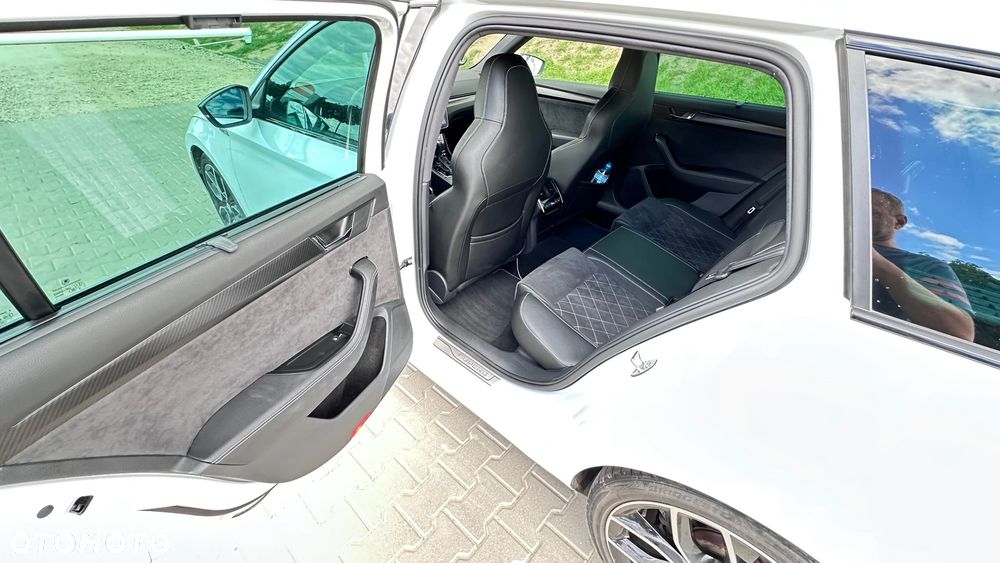 Skoda Superb 2.0 TDI 4x4 DSG Sportline - 14