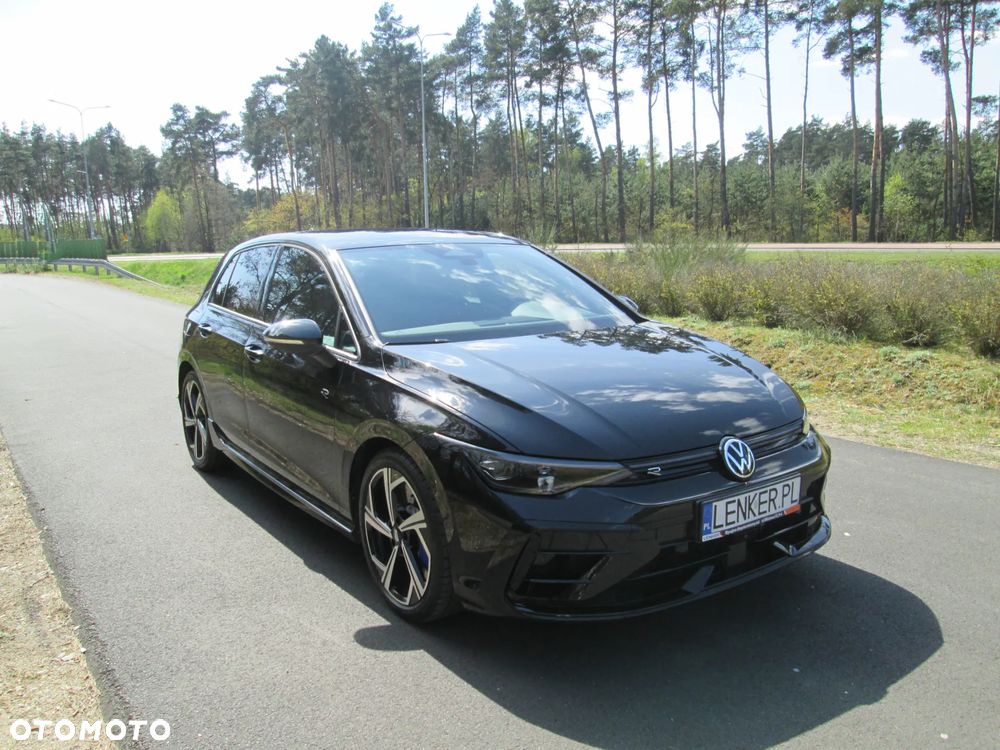Volkswagen Golf - 1