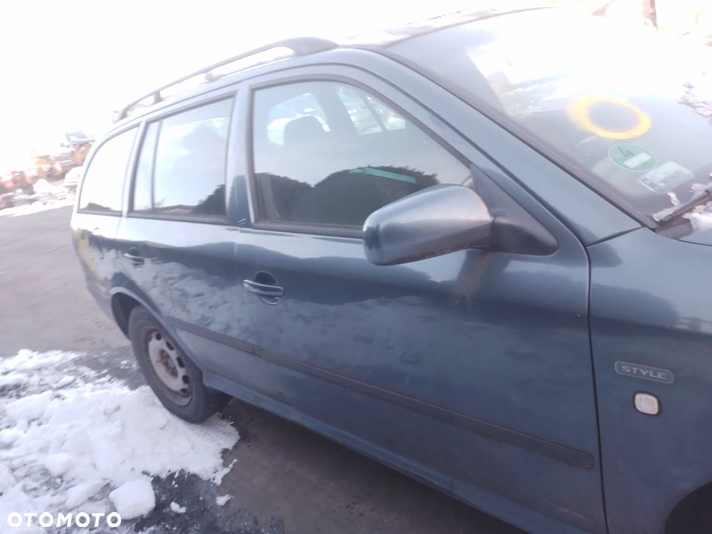 SKODA OCTAVIA I  00-10 1.6 BFQ    LUSTERKO ZEWNĘTRZNE PRAWE LEWE     9901 - 10