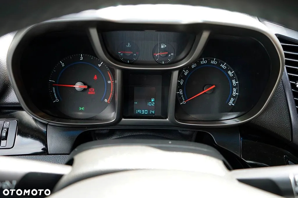 Chevrolet Orlando - 29