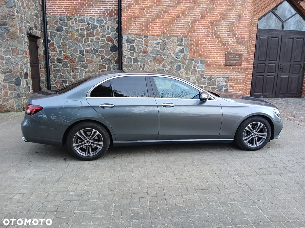Mercedes-Benz Klasa E 220 d 4-Matic Exclusive - 3
