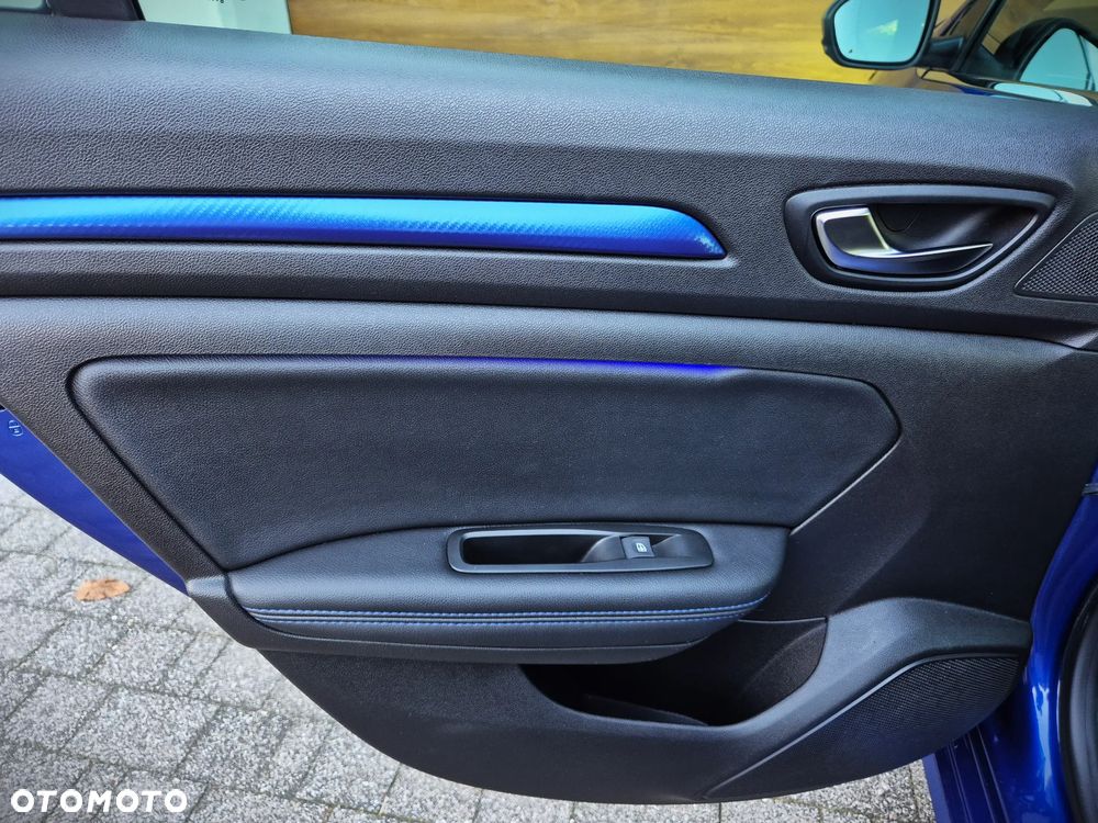 Renault Megane ENERGY TCe 205 EDC GT - 30