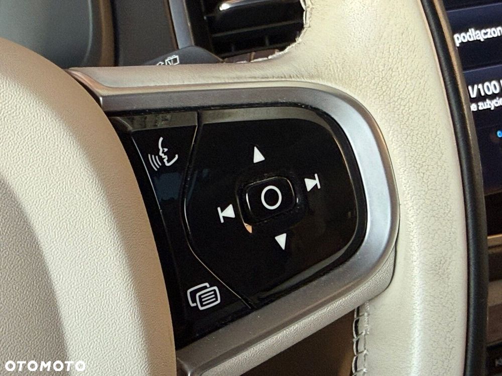 Volvo XC 90 - 21