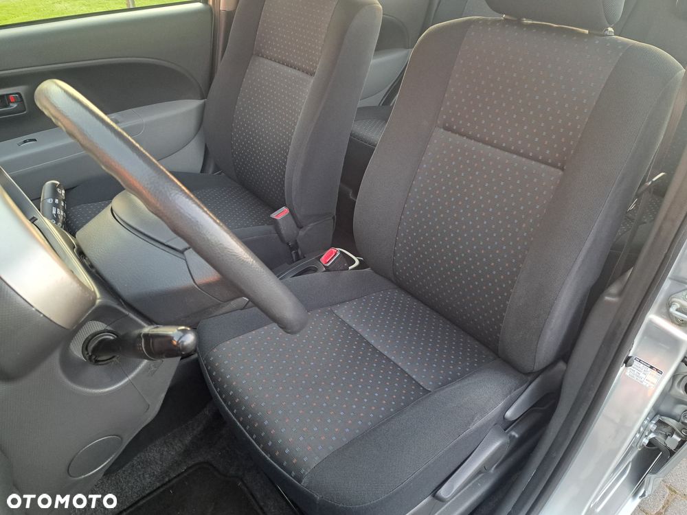 Daihatsu Sirion 1.0 - 23