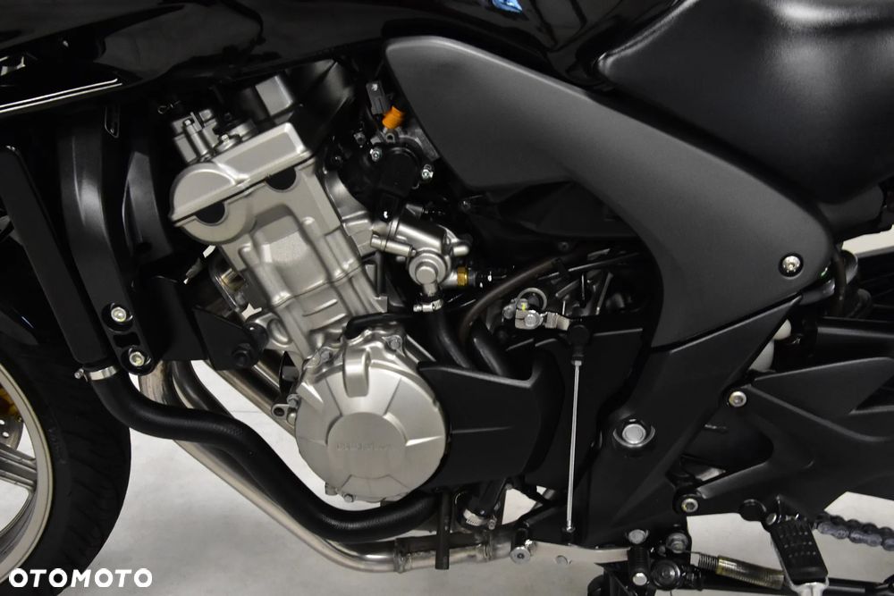 Honda CBF - 37