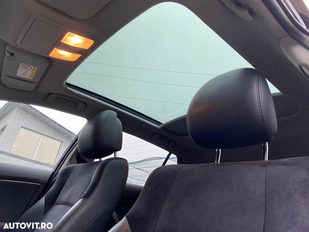 Toyota Avensis Combi 2.0 D-4D - 15