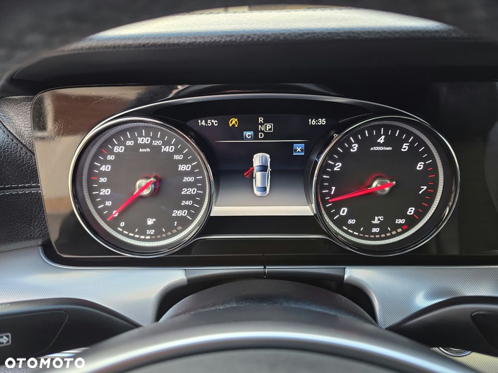 Mercedes-Benz Klasa E 300 9G-TRONIC - 23